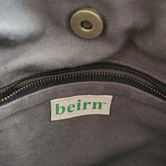 Elegant Snakeskin Patterned Tote Bag - Picture 4 of 6